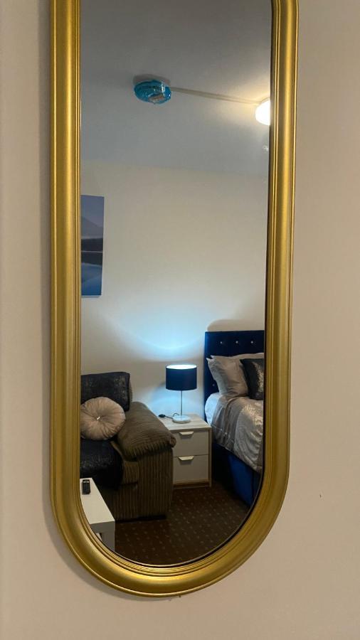 Bv Comfy Studio At Deighton ハダーズフィールド エクステリア 写真